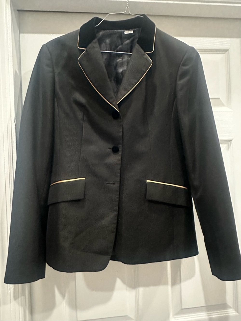Custom Collars Addison Black/Gold Women's hunt coat with Gold Piping - Picture 3 of 3